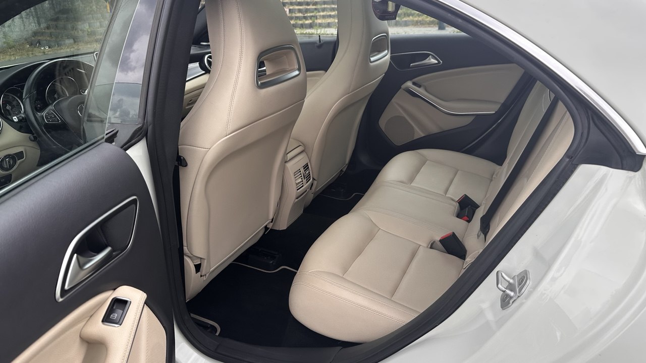 Mercedes-Benz CLA250